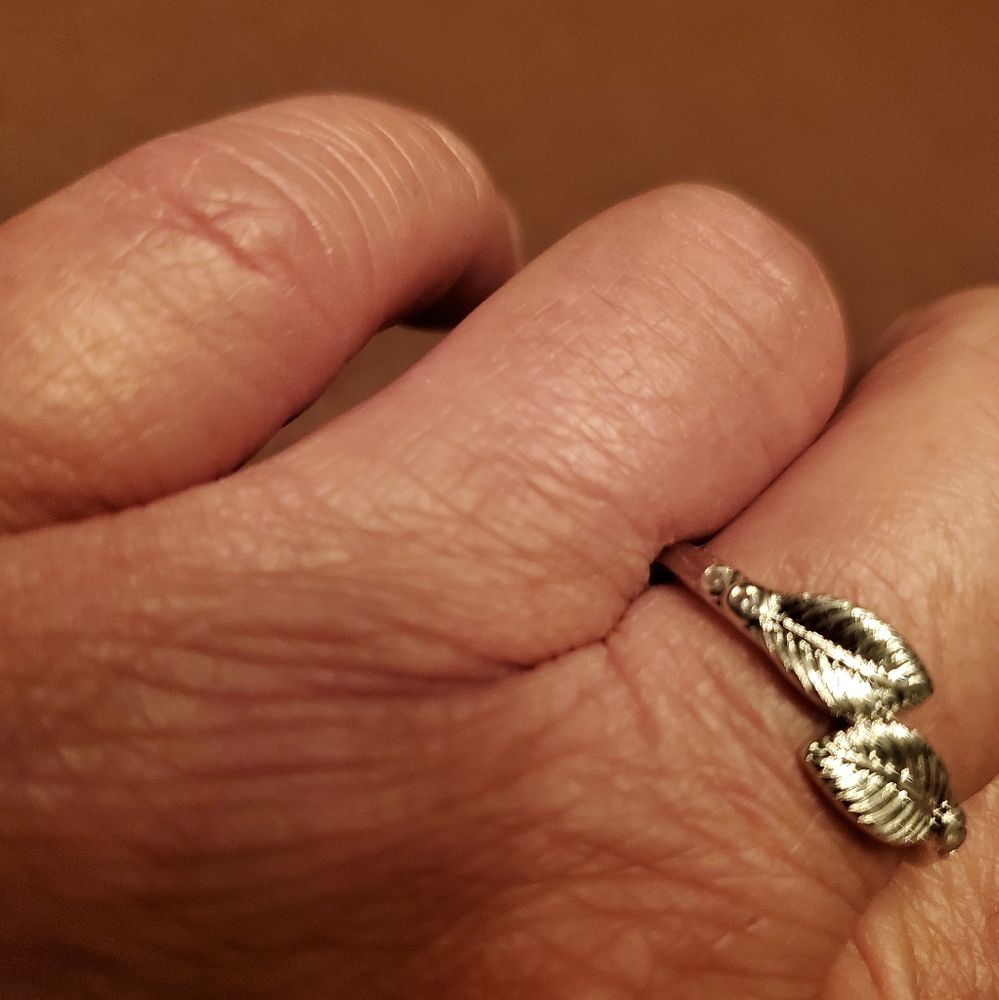 Womens ring - Picture 3 of 3